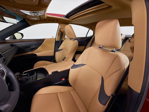 Certified 2025 Lexus ES 300h F Sport w/ Accessory Package (Z2) image 11