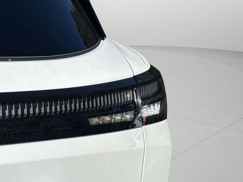 Certified 2025 Nissan Murano SV image 19