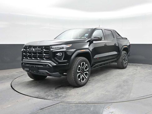 New 2025 GMC Canyon AT4 w/ Nightfall Edition image 5