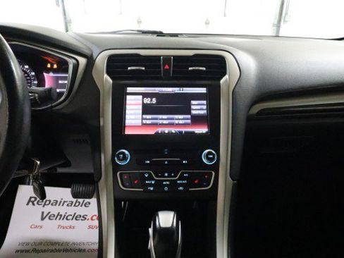 Used 2016 Ford Fusion SE w/ Equipment Group 202A FWD image 12