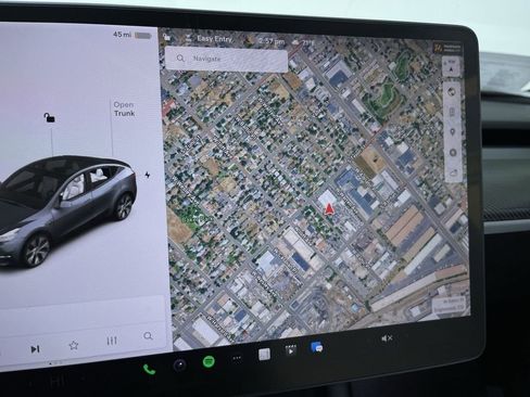 Used 2021 Tesla Model Y Long Range image 23