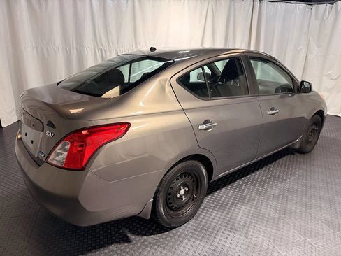 Used 2012 Nissan Versa SV image 9