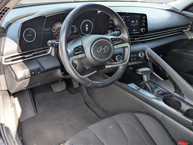 Used 2022 Hyundai Elantra SEL w/ Convenience Package FWD image 7