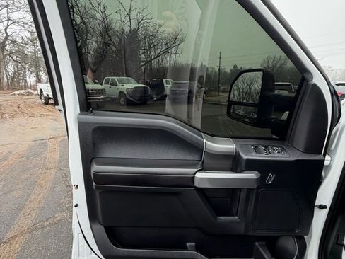 Used 2017 Ford F150 XLT w/ Equipment Group 302A Luxury image 10