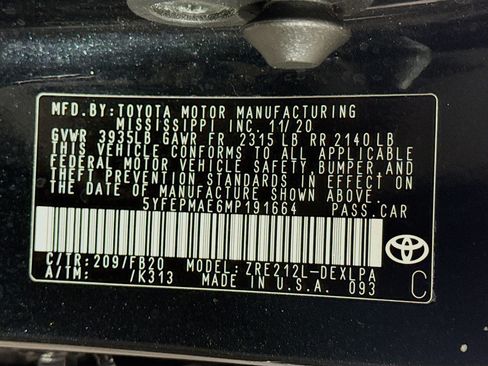 Used 2021 Toyota Corolla LE image 39