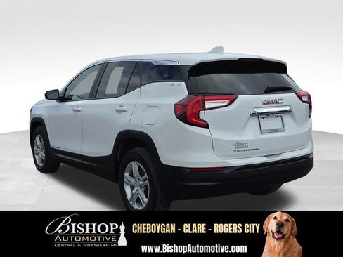 Used 2024 GMC Terrain SLE w/ LPO, Floor Liner Package FWD image 16