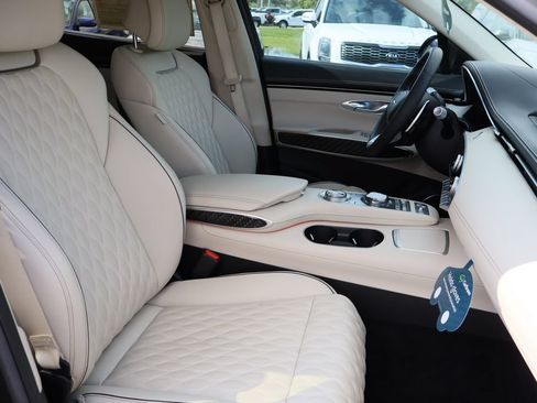 Used 2025 Genesis GV70 3.5T Sport w/ Sport Prestige Package AWD/4WD image 29