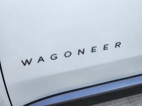 Used 2025 Jeep Wagoneer S Limited AWD/4WD image 13