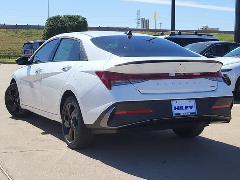 New 2026 Hyundai Elantra SEL w/ Cargo Package FWD image 3