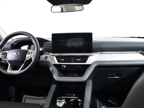 New 2025 Ford Explorer Active w/ Active Comfort Package image 7