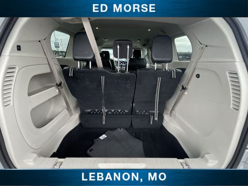 Used 2023 Chrysler Pacifica Touring-L FWD image 24