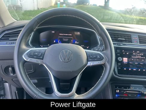 Used 2024 Volkswagen Tiguan SE FWD image 11