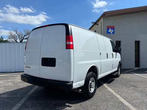 Used 2023 Chevrolet Express 2500 w/ Driver Convenience Package RWD image 7