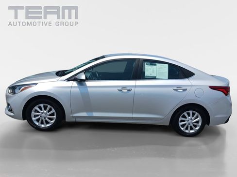 Used 2022 Hyundai Accent SEL FWD image 4