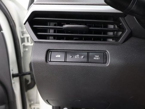 Used 2023 Nissan Altima 2.5 SR FWD image 36