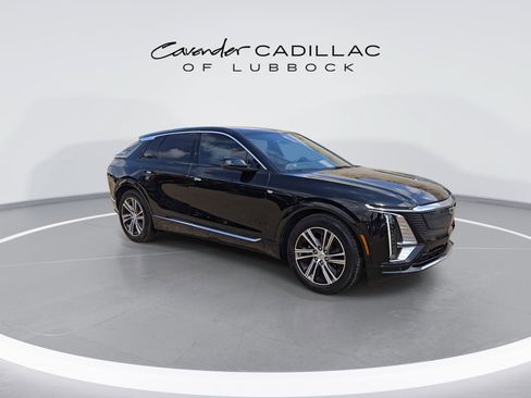 Used 2024 Cadillac Lyriq Luxury w/ LPO, Floor Liner Package RWD image 2