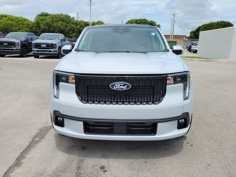 Used 2026 Ford Maverick Lobo AWD/4WD image 2