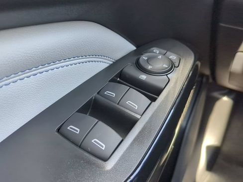 Used 2025 Chevrolet Trax LT w/ Driver Confidence Package FWD image 23