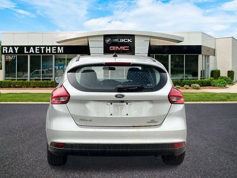 Used 2015 Ford Focus SE image 4