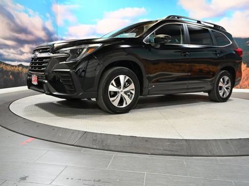 Used 2025 Subaru Ascent Premium AWD/4WD image 4