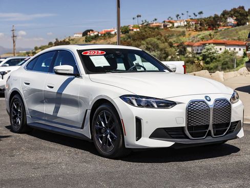 Used 2025 BMW i4 eDrive40 w/ M Sport Package RWD image 3