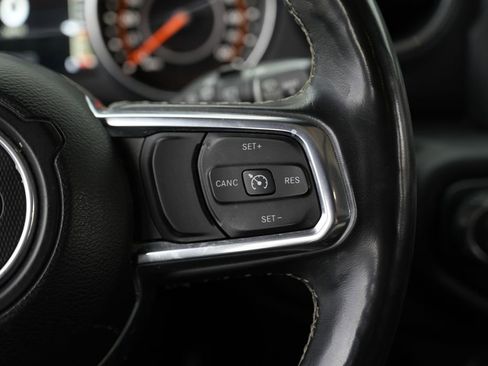 Used 2018 Jeep Wrangler Unlimited Sahara w/ Dual Top Group AWD/4WD image 44