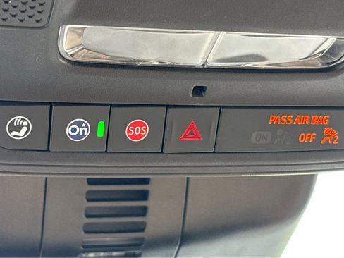 Used 2025 Buick Enclave Preferred FWD image 27
