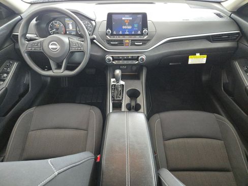 Used 2025 Nissan Altima 2.5 S FWD image 15
