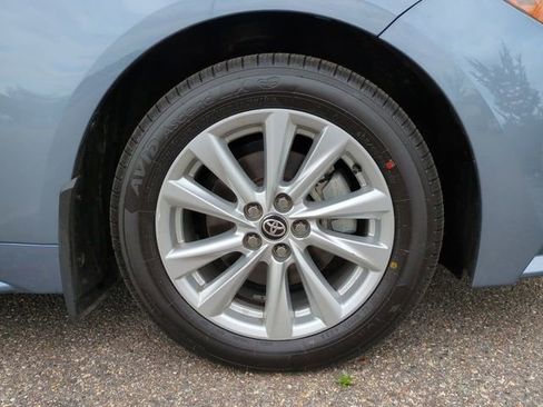 Used 2025 Toyota Corolla LE w/ LE Premium Package FWD image 11