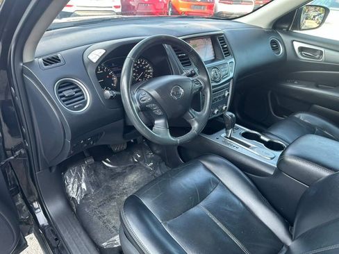 Used 2018 Nissan Pathfinder SL FWD image 11