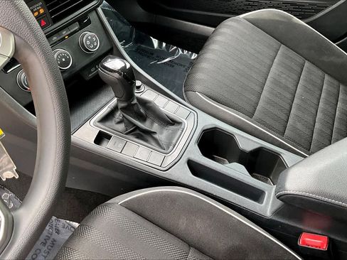 Used 2023 Volkswagen Jetta Sport image 16