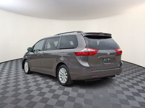 Used 2016 Toyota Sienna XLE Premium AWD/4WD image 7