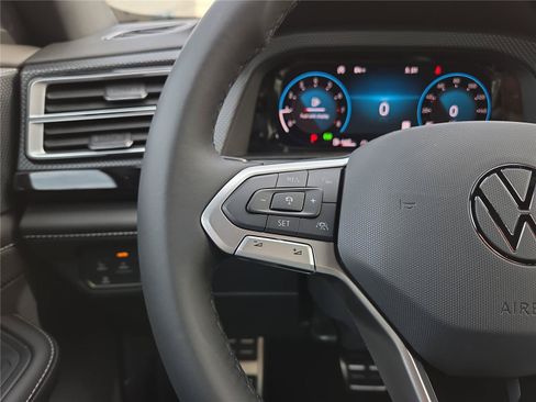 New 2026 Volkswagen Atlas Cross Sport SEL R-Line AWD/4WD image 15