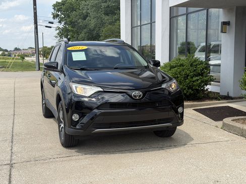 Used 2017 Toyota RAV4 XLE FWD image 18