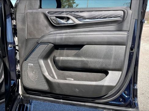 Used 2023 GMC Yukon Denali image 28