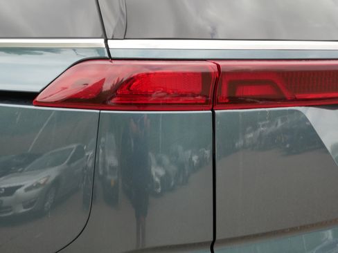 Used 2024 Kia Carnival SX FWD image 17