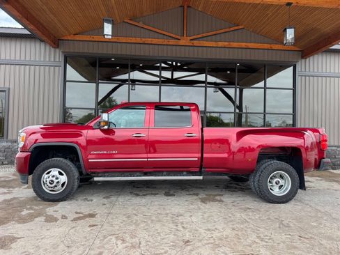 Used 2019 GMC Sierra 3500 Denali w/ Duramax Plus Package AWD/4WD image 3