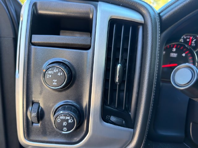 Used 2015 GMC Sierra 1500 SLE w/ SLE Value Package AWD/4WD image 18
