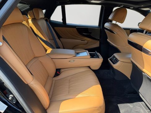 Certified 2023 Lexus LS 500 AWD w/ Luxury Package image 10