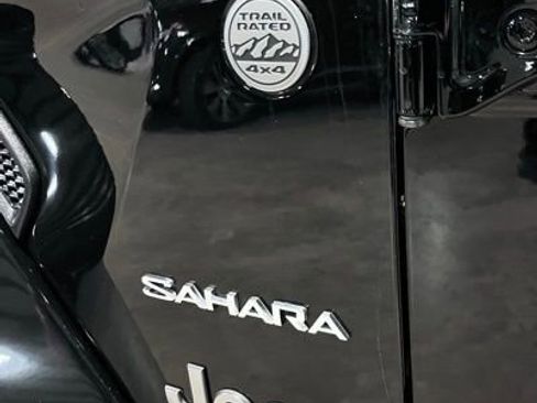 Used 2022 Jeep Wrangler Unlimited Sahara image 28