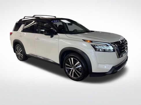 Certified 2024 Nissan Pathfinder Platinum AWD/4WD image 7