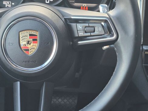 Certified 2025 Porsche Macan w/ Premium Package Plus AWD/4WD image 19