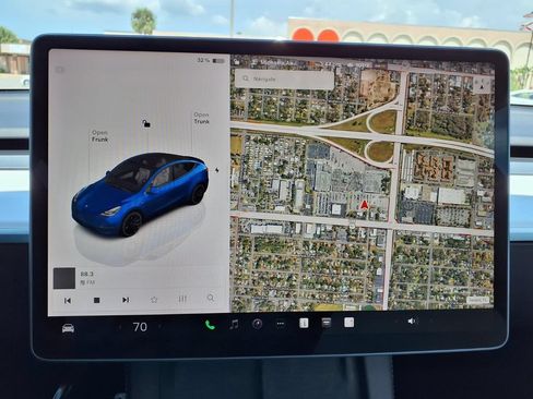 Used 2022 Tesla Model Y Performance AWD/4WD image 30