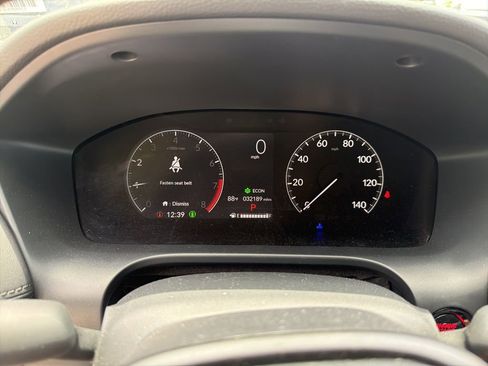 Used 2025 Honda HR-V LX image 2