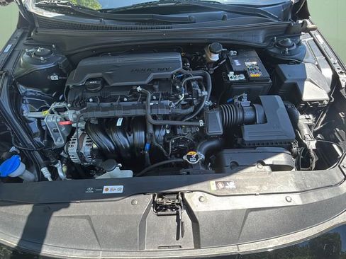 Used 2021 Hyundai Elantra SEL FWD image 10