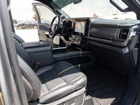 Used 2024 Ford F350 Platinum w/ FX4 Off-Road Package image 24