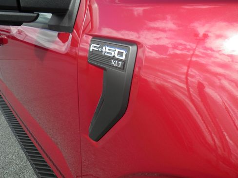 Certified 2022 Ford F150 XLT w/ Equipment Group 302A High image 10