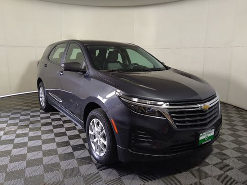 Used 2022 Chevrolet Equinox LS AWD/4WD image 14