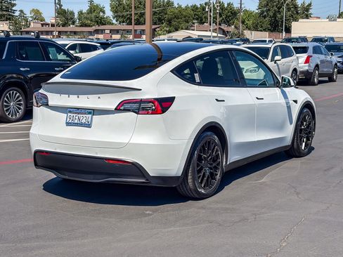 Used 2022 Tesla Model Y Performance AWD/4WD image 4