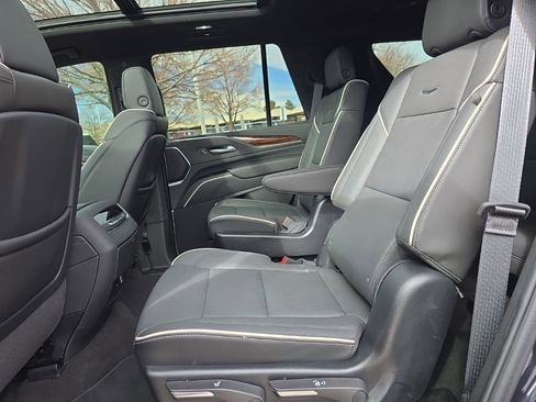 Used 2024 Cadillac Escalade Premium Luxury w/ Performance Package AWD/4WD image 19